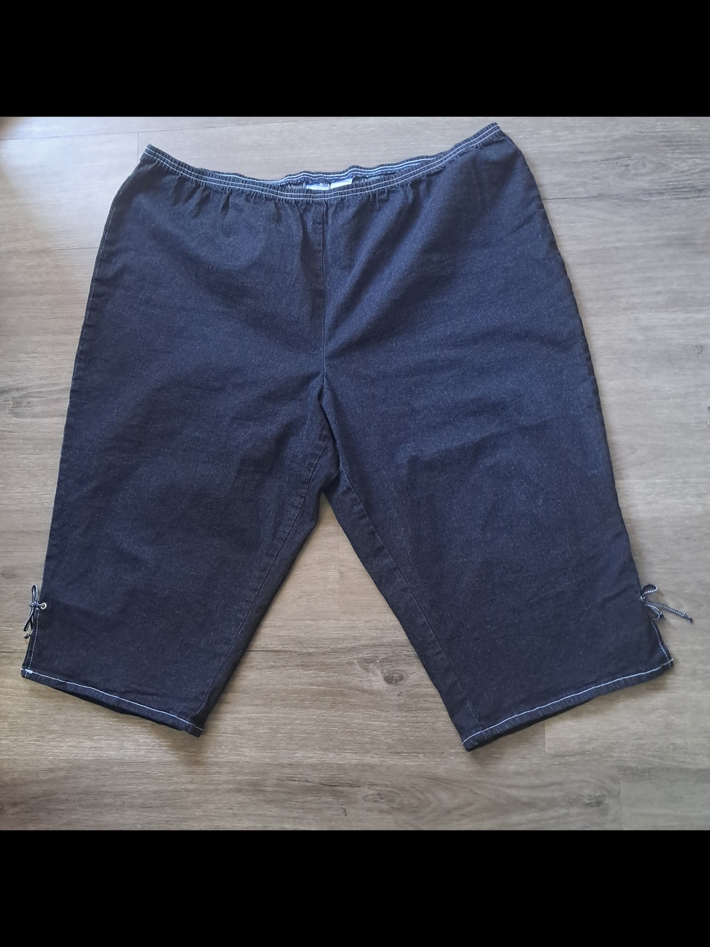 Retro Dark Denim Pull-On Capri Pants with Side Ties Elastic Waist Stretch Jeans